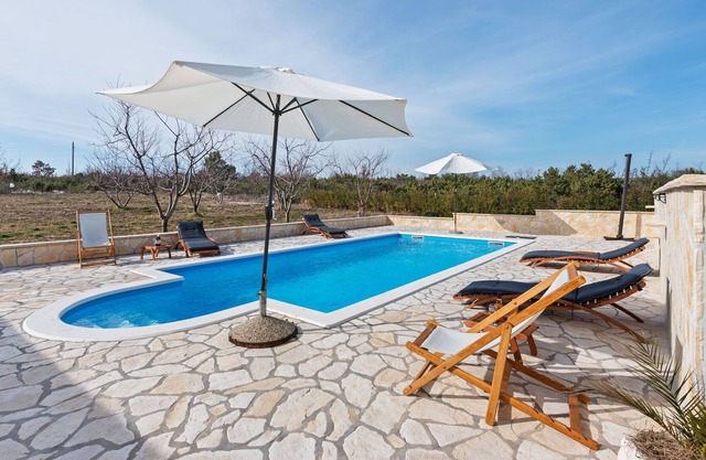 Peaceful Cottage in Benkovac with Swimming Pool