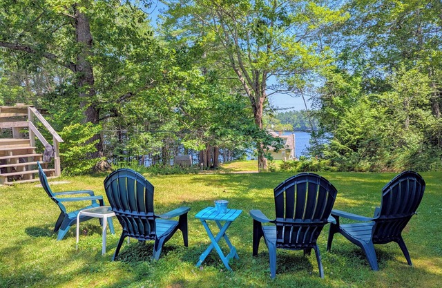 Peaceful & Cozy, A Maine Retreat