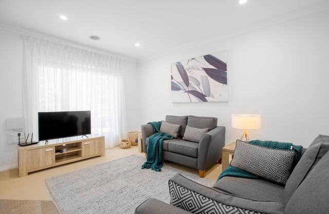 Peaceful Designer 2BR@Leafy Mill Park