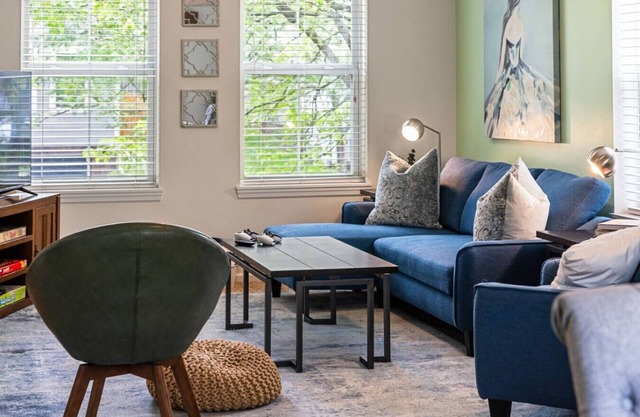 Peaceful Escape Just Minutes To DT, Garage Parking