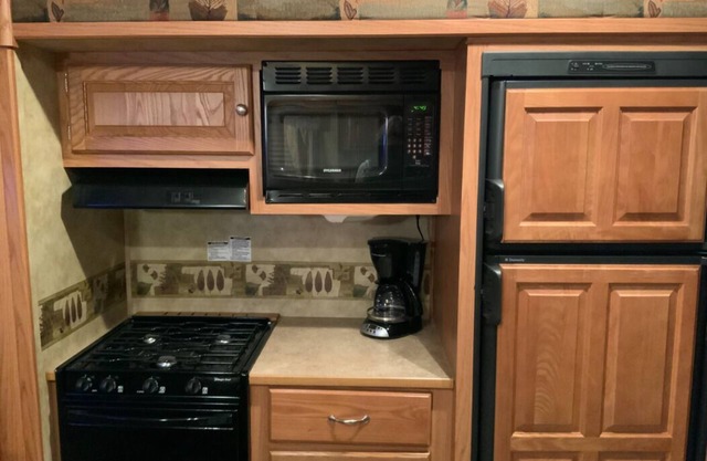 Peaceful glamping close to everything!