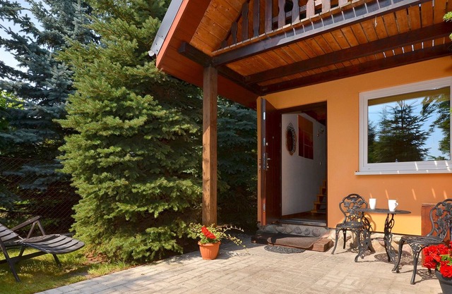Peaceful Holiday Home in Domaslawice with Swimming Pool