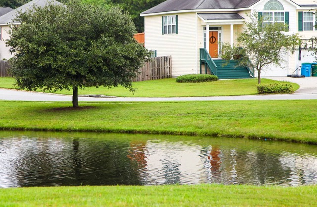 Peaceful House- Lakshore subdivision + kiddie park @ Fountain view