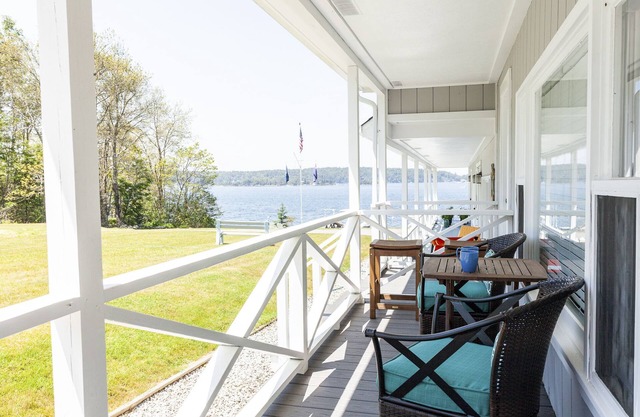 Peaceful! Oceanfront Sunsets With Beach And Dock