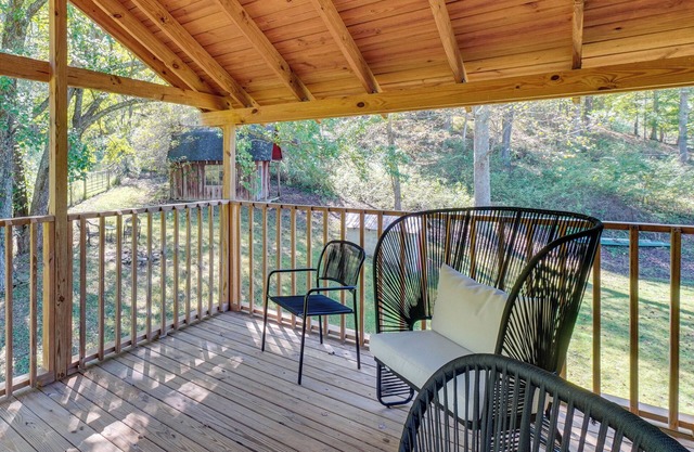 Peaceful & Private! Pet-friendly Williamsburg Home