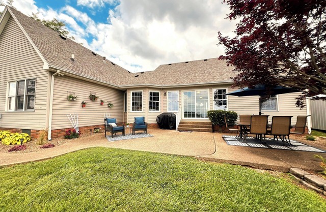 Peaceful - View - Close to Owensboro - Modern Farmhouse