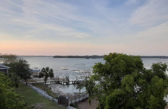 Peaceful with Most Spectacular Views nFun in Folly Beach & Downtown Charleston