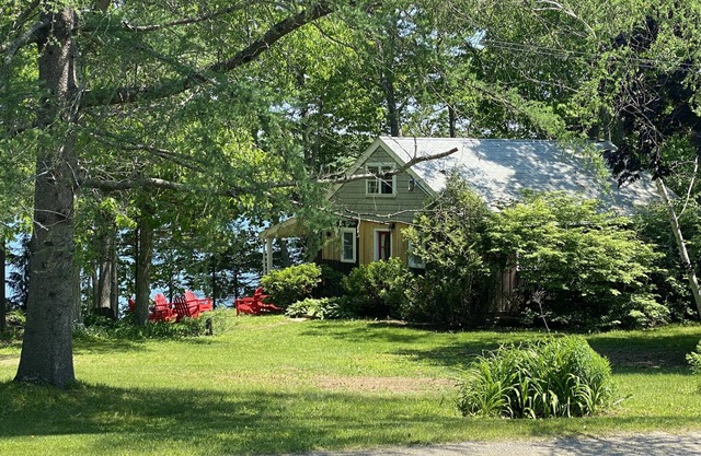 Peacefull house on the water