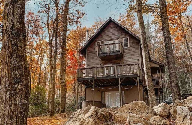 Peak Fall Experience -Cabin + Hot Tub Near Parkway