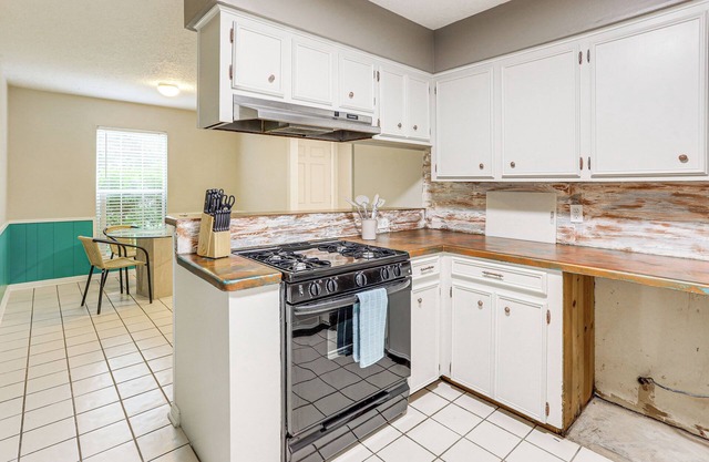 Pearland Home w/Patio, 21 Mi to Downtown Houston!