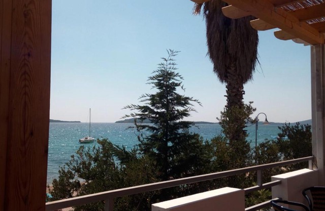 'Pebble' - Beach Apartment, Žaborić