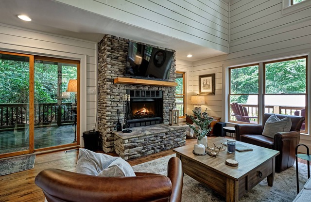 Peek a boo Paradise - 4 minutes from Main Street Highlands