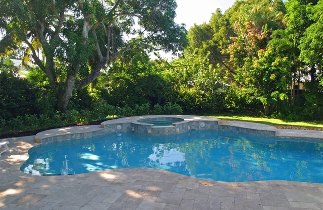Pelican Landing, A Charming Florida Pool House