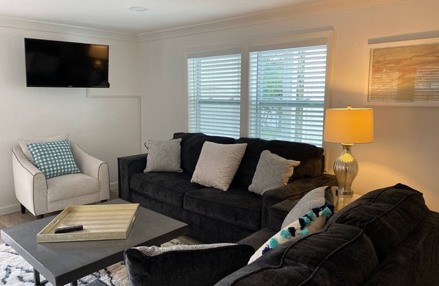 Pelicans Perch at The Pelicans House