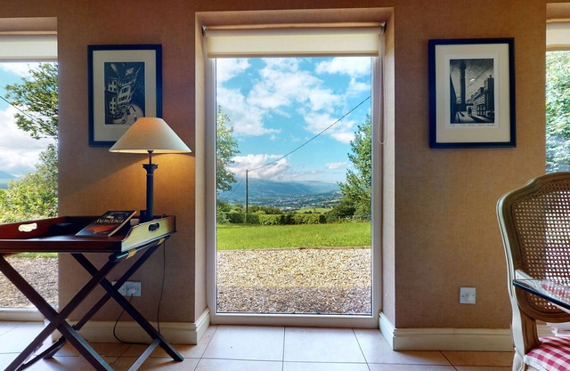 Pen Y Bryn - Two Bedroom Cottage, Sleeps 4