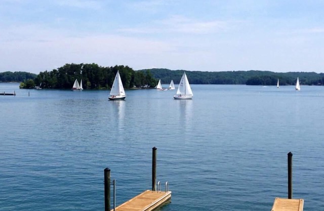 Peninsula Paradise at Bernard's Landing - Closest to the water!