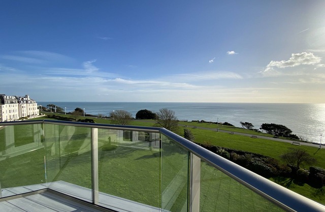 Penthouse balcony apartment with panoramic sea views