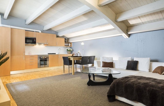 Penthouse for long stays in Sant Gervasi 2 bedrooms 6 people - WiFi