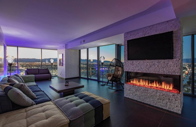 Penthouse - Strip view Wraparound Balcony