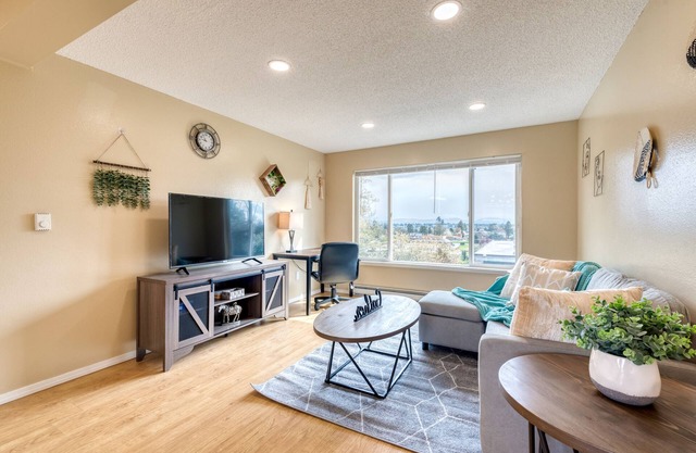 Perch - Cascade Vue 53 BY Betterstay: 1BR | SeaTac | Southcenter
