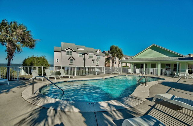 "Perdido Baywatch" at Innerarity Point with LOW RATES and SNOWBIRD SPECIALS!