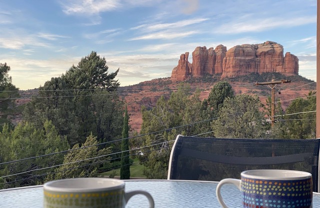 🌅 Perfect Couples Getaway | Private Hot Tub | Panoramic Red Rock Views