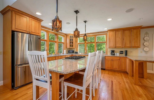 Perfect Family getaway Private Peaceful Newly Remodeled home on The Cape