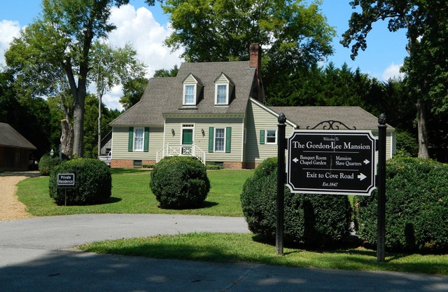 PERFECT LISTING ! House in Historic Chickamauga