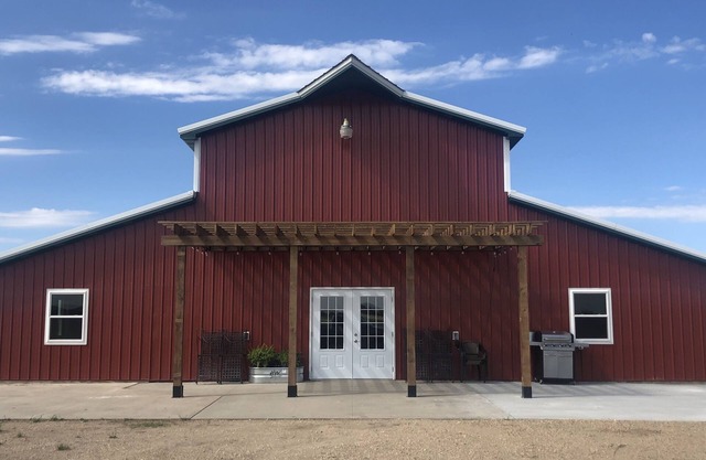 Perfect lodging for fishermen, hunters and family gatherings! Sleeping for 12.