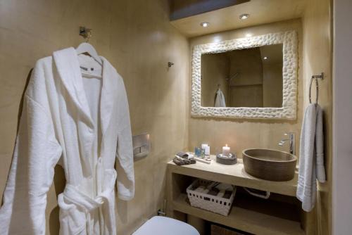 Perfect Santorini Villa 2 Bedrooms Michelangelo Beach Villa Outdoor Jacuzzi & Beautiful Views Oia