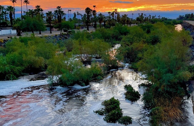 Perfectly located Palm Springs 2 bedroom 2 bathroom ground floor pool side condo