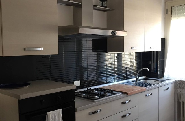 Pescara 2bd 2ba 4th Floor View Apt. Near Beach, Park, University