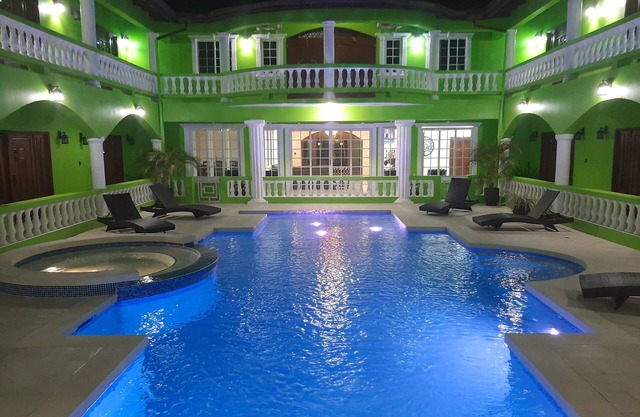 PeSheres Inn & Spa