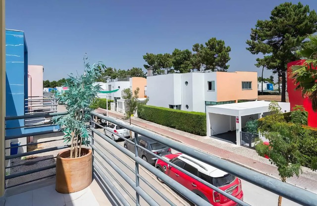 Pet-Frendly! Arrábida Resort with Jacuzzi. Just 20 minutes from the beach!