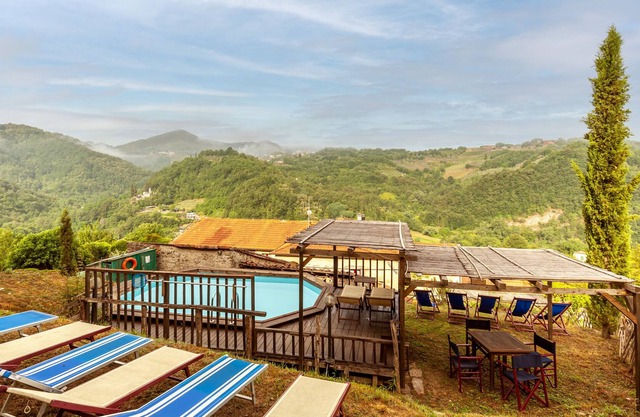 Pet-Friendly Holiday Home Il Castello with Mountain View, Pool & Wi-Fi
