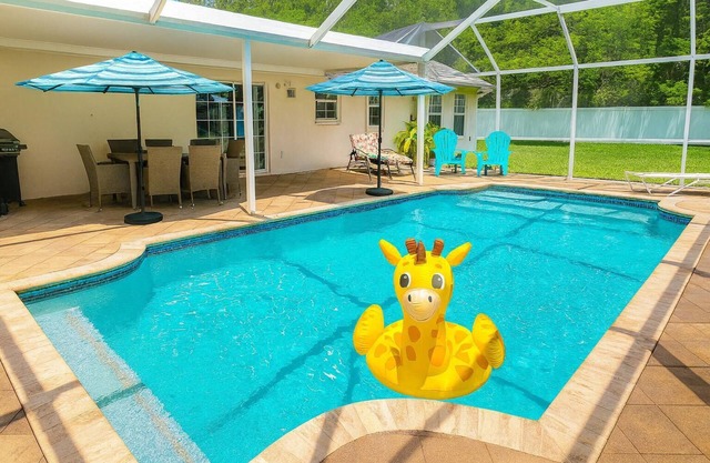Pet friendly 3 BR Pool Home ⚓ on quiet cul-de-sac
