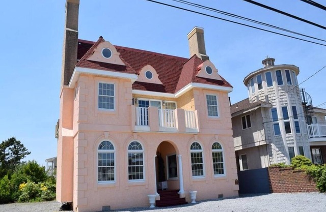 Pet Friendly 5 Bedroom Home in Sea Isle City