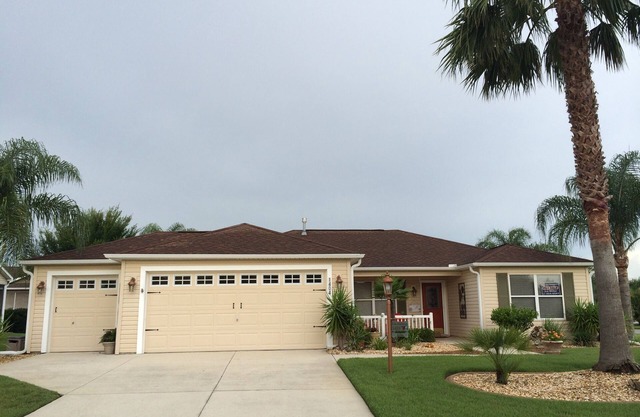 Pet Friendly! - A 3 Bedroom, 2 Bath includes Golf Cart