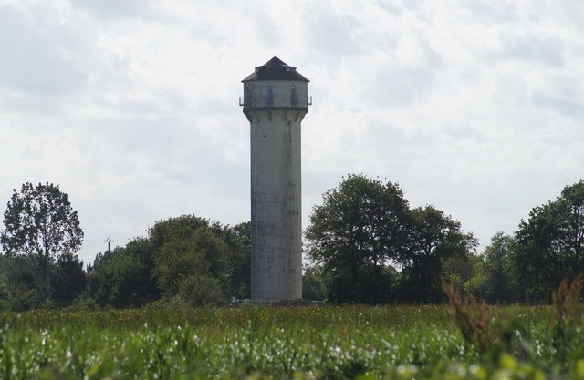 Pet-Friendly Castle "chateau d'eau le sable" with Balconies & Wi-Fi