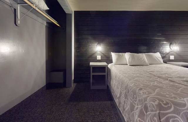 Pet Friendly | Easy Access | Elk Horn Lodge 100