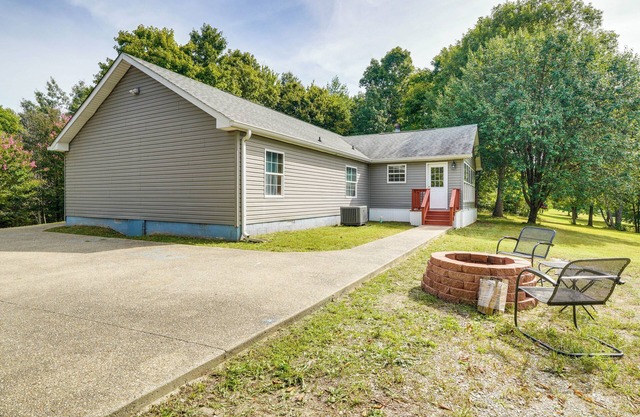 Pet-Friendly Emerald Lake Retreat in Charlestown!