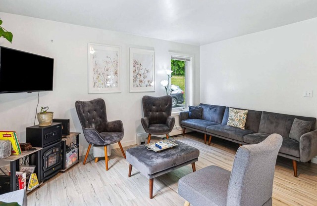 Pet-Friendly, Heart of Quechee - Jay Hill Home