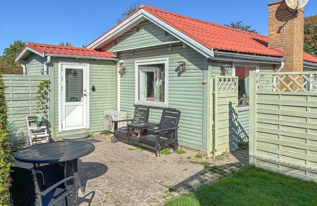 Pet friendly home in Faxe Ladeplads with WiFi