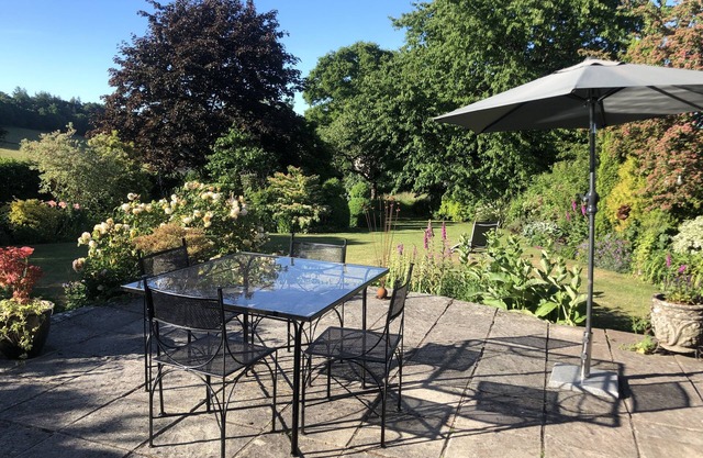 Pet friendly 'Home from Home in the Wye Valley Wales