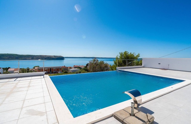 Pet friendly home in Razanac