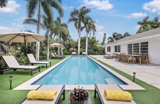 Pet-friendly inland home w/resort style yard/pool