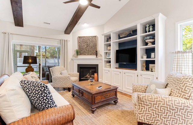 Pet Friendly Long-Term Rental - 25 Day Min. - Fenced Backyard - Grill