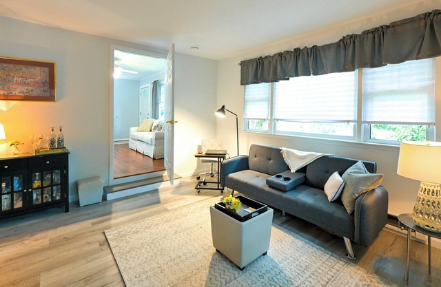 Pet-Friendly New York Escape w/ Deck, Near Beaches