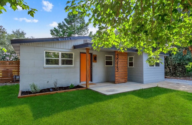 Pet-Friendly Retreat | Near Beaches | Spacious Yard