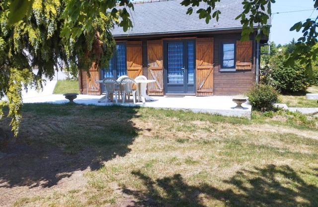 Petit chalet à la campagne